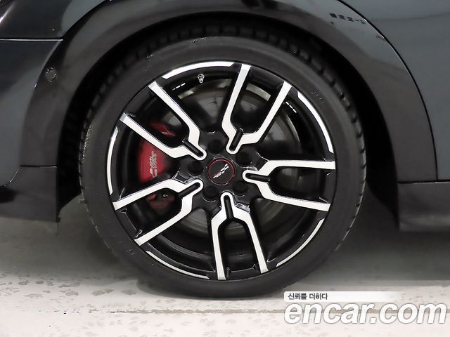 Mini Cooper Convertible 4-го поколения JCW - фото 4