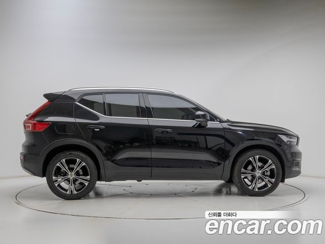 Volvo XC40 B4 Inscription - фото 4
