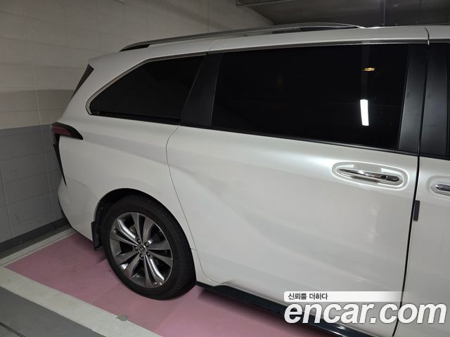Toyota Sienna 4-го поколения 2.5 Hybrid 2WD - фото 2