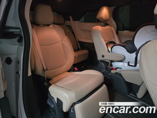 Toyota Sienna 4-го поколения 2.5 Hybrid 2WD - фото 3