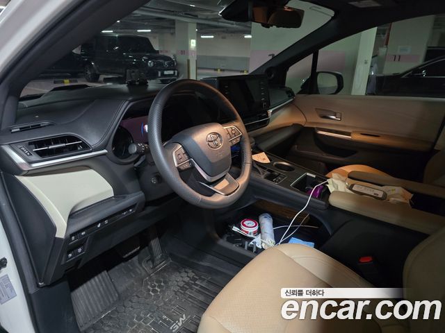 Toyota Sienna 4-го поколения 2.5 Hybrid 2WD - фото 4