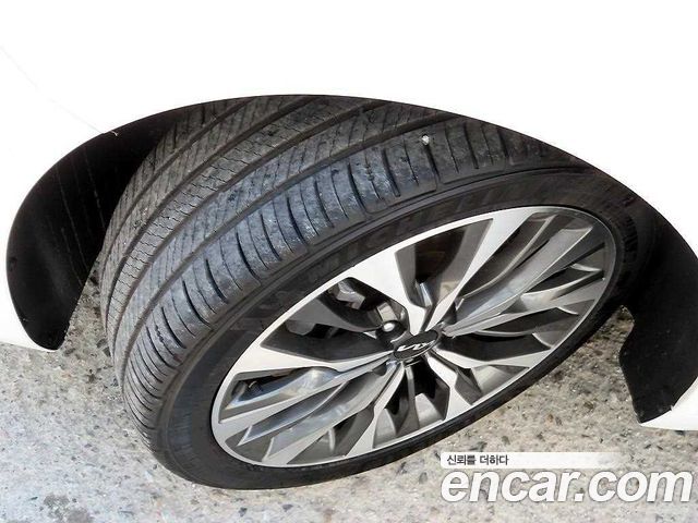 Kia K8 2.5 Gasoline 2WD Signature - фото 4