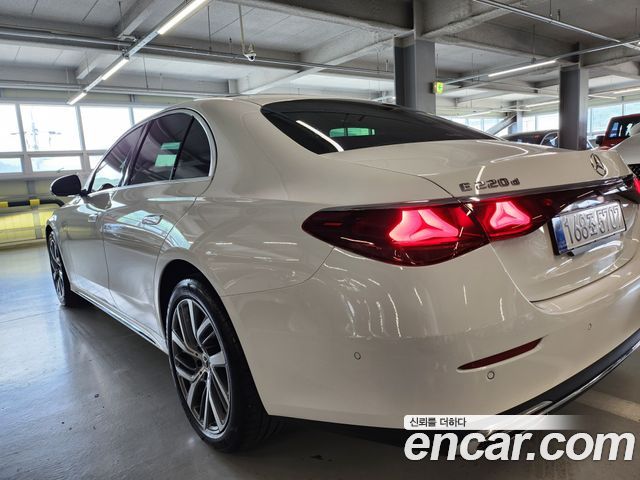 Mercedes-Benz E-Class W214 E220d 4MATIC Exclusive - фото 1