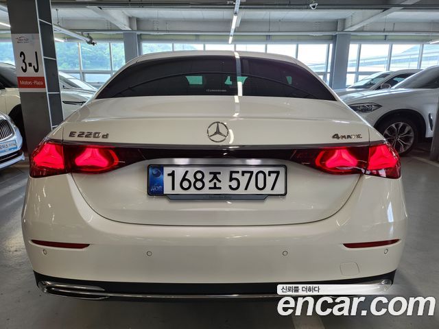 Mercedes-Benz E-Class W214 E220d 4MATIC Exclusive - фото 2