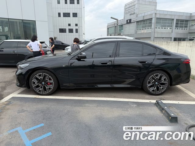 BMW 5-Series G60 530i xDrive M Sport Pro Special Edition - фото 4
