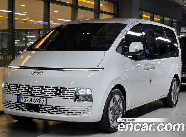 Hyundai Staria HEV 1.6 Tourer 11-Seater Modern - фото 0
