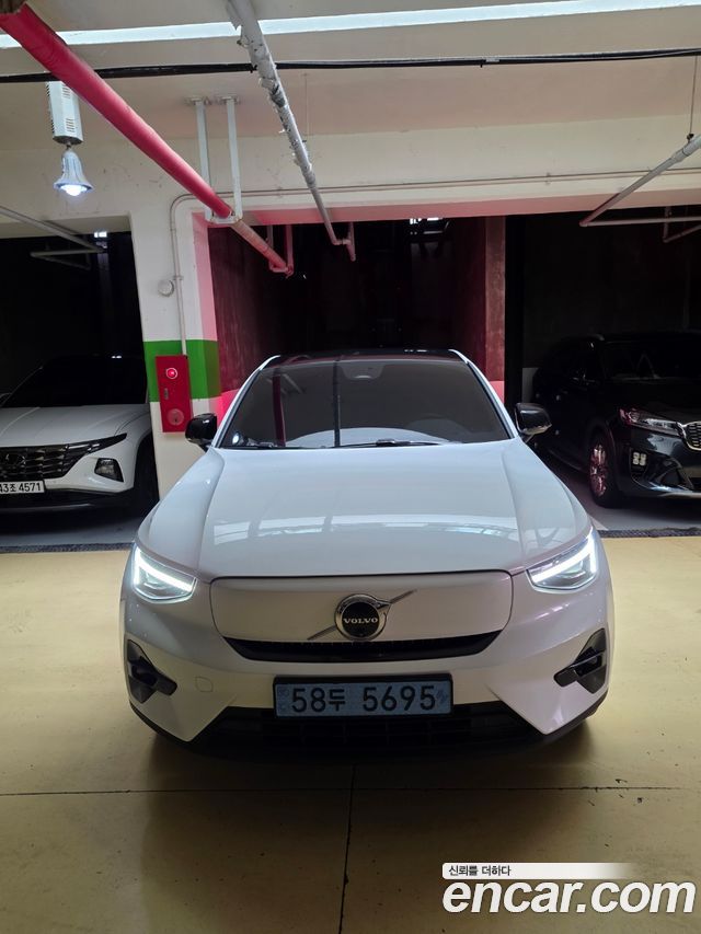 Volvo C40 Twin Ultimate - фото 1