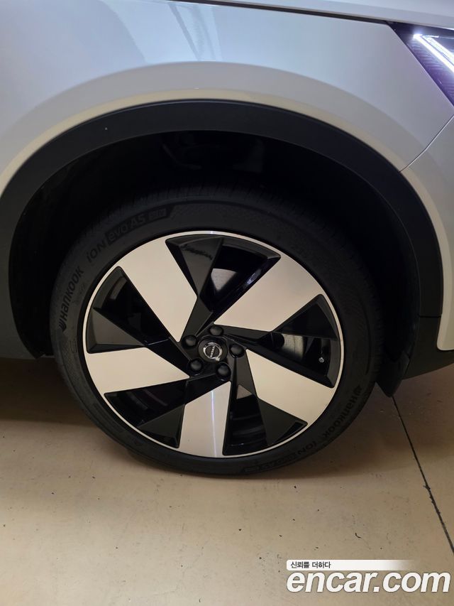 Volvo C40 Twin Ultimate - фото 2