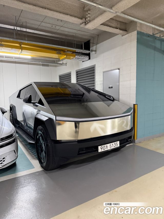 Tesla Cybertruck AWD - фото 0