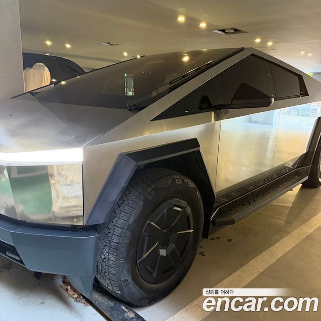 Tesla Cybertruck AWD - фото 1