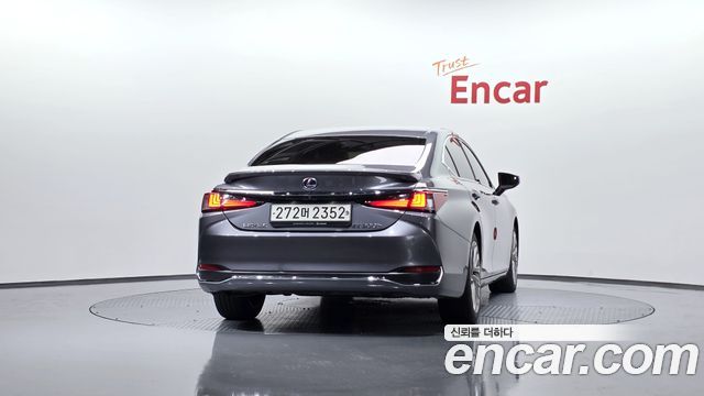 Lexus ES 7-го поколения Luxury Plus - фото 2