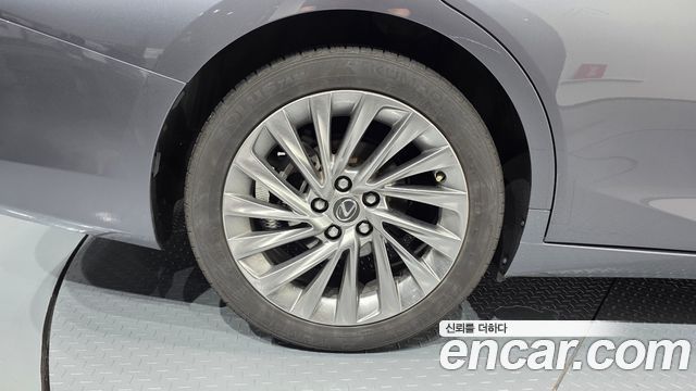 Lexus ES 7-го поколения Luxury Plus - фото 3