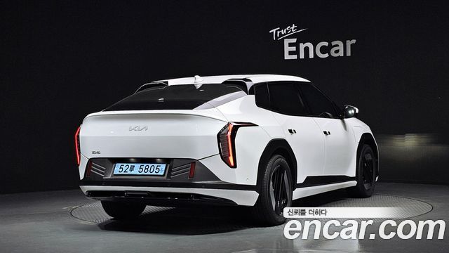 Kia EV4 Long Range 2WD Earth - фото 1