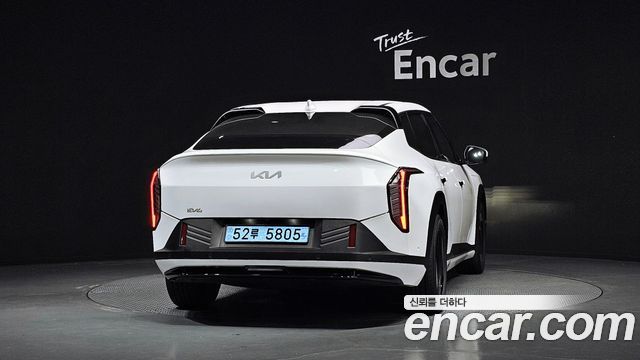 Kia EV4 Long Range 2WD Earth - фото 3