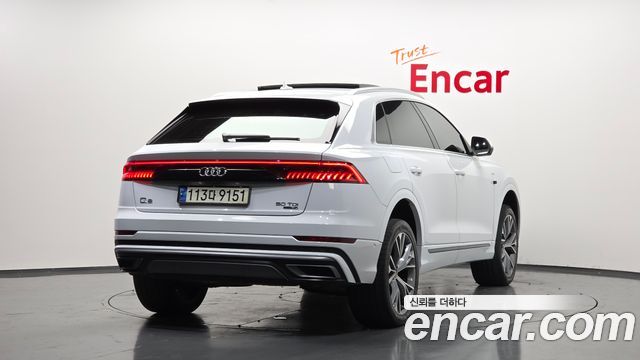 Audi Q8 50 TDI Quattro Premium - фото 1