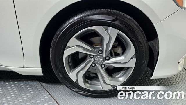 Honda Accord 10-го поколения 1.5 Turbo - фото 4