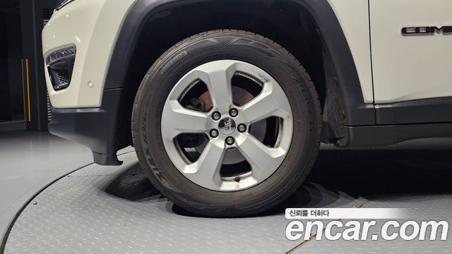 Jeep Compass 2-го поколения 2.4 limited 2WD - фото 4