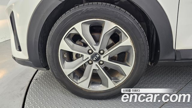 Kia Stonic 1.0 Turbo Prestige - фото 4