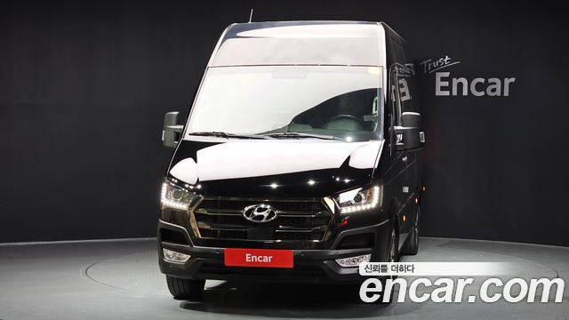 Hyundai Solati 15-seater Luxury - фото 2