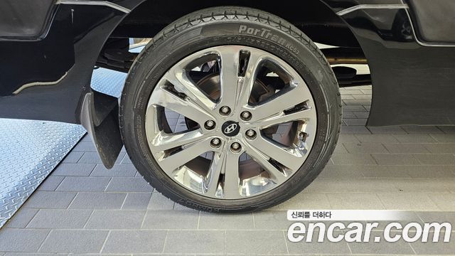 Hyundai Solati 15-seater Luxury - фото 4