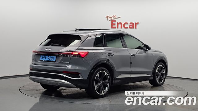 Audi Q4 e-tron F4 40 Premium - фото 0