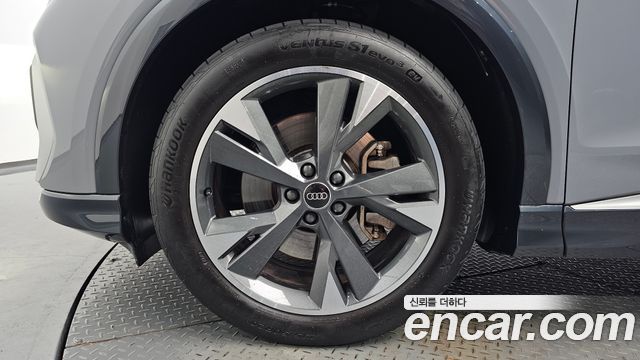 Audi Q4 e-tron F4 40 Premium - фото 3