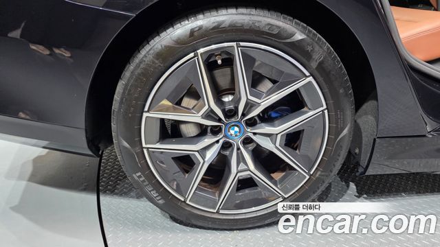 BMW i5 G60 eDrive 40 M Sport - фото 4