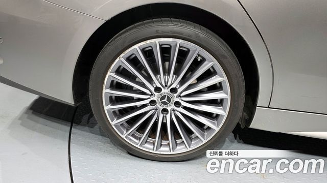 Mercedes-Benz C-Class W206 C300 AMG Line - фото 4
