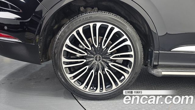 Lincoln Aviator 2-го поколения 3.0 Black Label AWD - фото 4