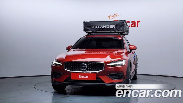 Volvo V60 2-го поколения B5 Pro AWD - фото 2