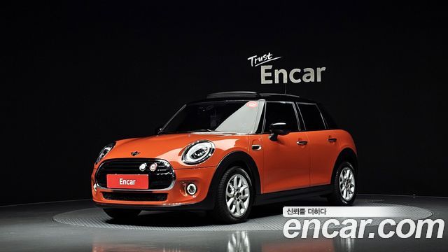 Mini Cooper 5Door HIGH 3rd - фото 0
