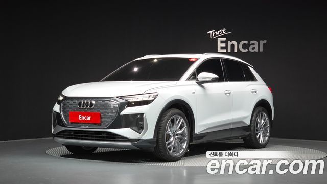 Audi Q4 e-tron F4 45 Premium - фото 0