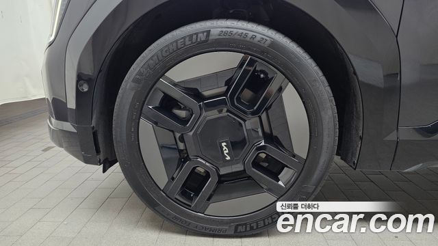 Kia EV9 Long Range 4WD GT Line - фото 4