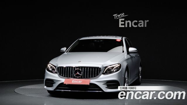 Mercedes-Benz E-Class W213 E300 AMG Line - фото 2