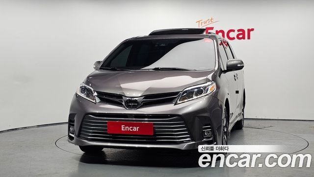 Toyota Sienna 3.5 AWD - фото 2