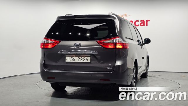 Toyota Sienna 3.5 AWD - фото 3