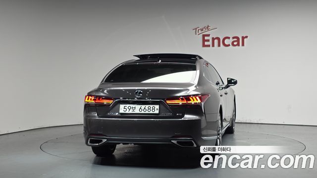 Lexus LS LS500 3.5 Platinum AWD - фото 3