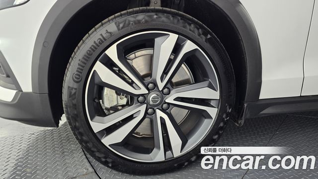 Volvo V60 2-го поколения B5 Pro AWD - фото 4