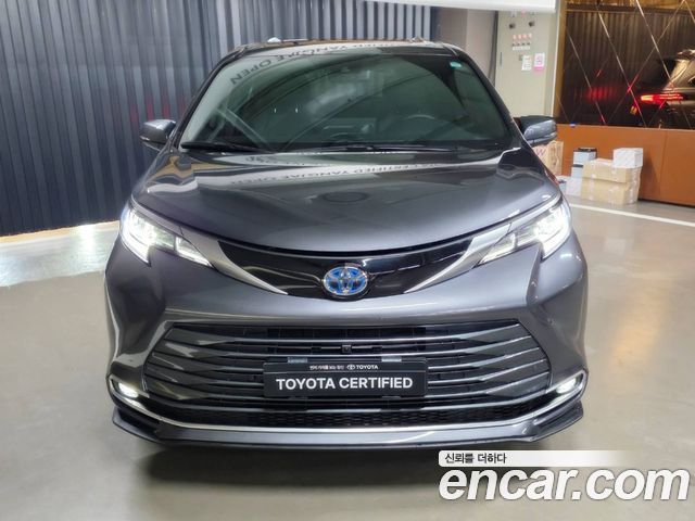 Toyota Sienna 4-го поколения 2.5 Hybrid AWD - фото 1