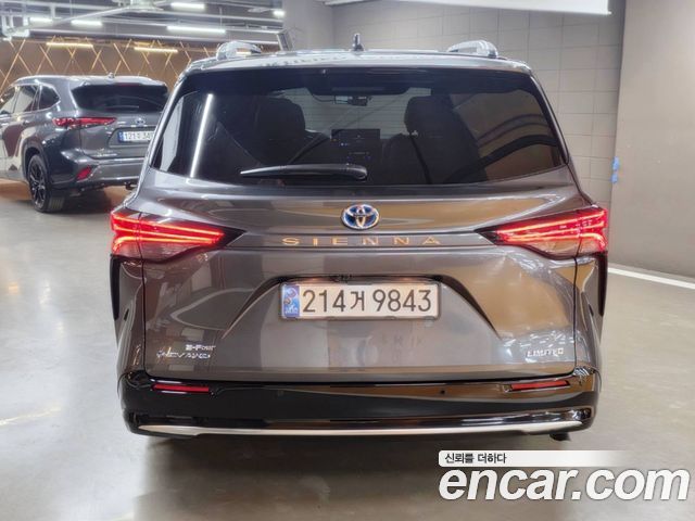 Toyota Sienna 4-го поколения 2.5 Hybrid AWD - фото 3