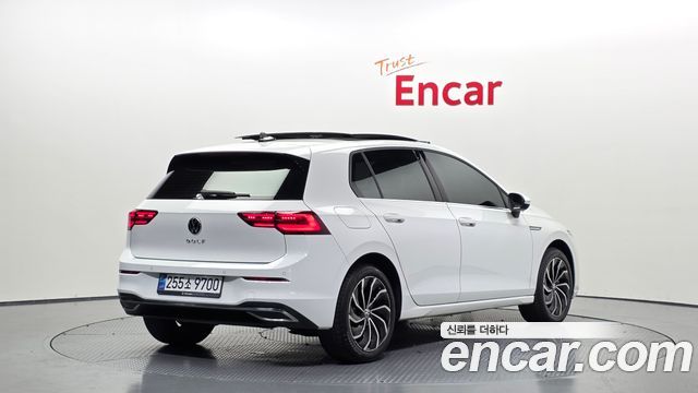 Volkswagen Golf 8-го поколения 2.0 TDI Prestige - фото 1