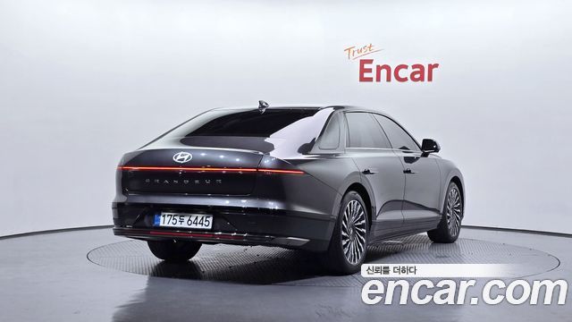Hyundai Grandeur GN7, гибрид Calligraphy - фото 1