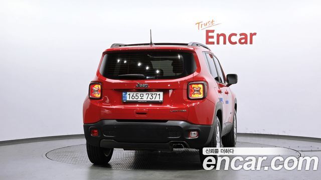 Jeep Renegade 2.4 Limited - фото 3
