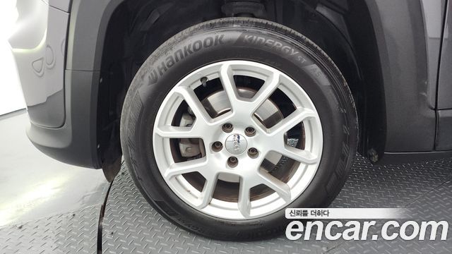 Jeep Renegade 2.4 Limited - фото 4