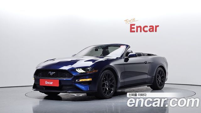 Ford Mustang Convertible - фото 0