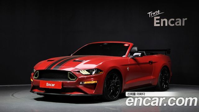 Ford Mustang Convertible - фото 0