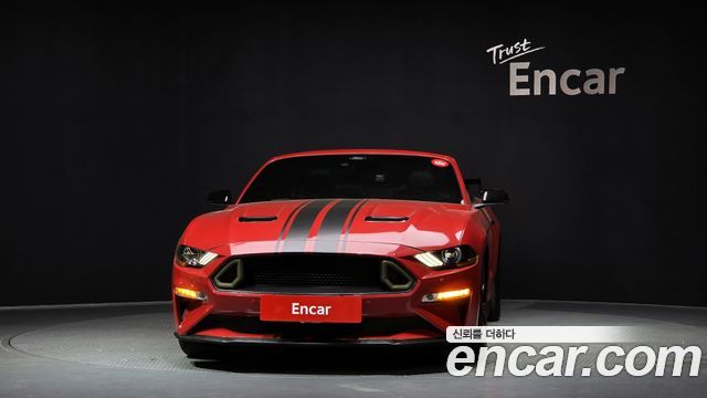 Ford Mustang Convertible - фото 2