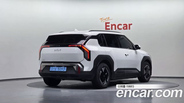 Kia EV3 Long Range 2WD Earth - фото 1