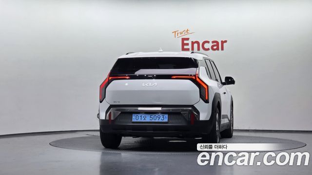 Kia EV3 Long Range 2WD Earth - фото 3