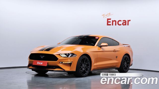 Ford Mustang Coupe - фото 0